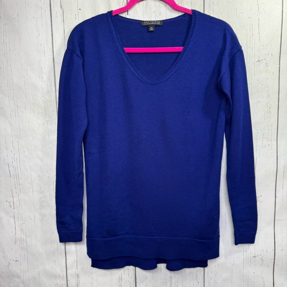 Ann Taylor Royal Blue 100% Merino Wool V Neck Sweater Cozy Classic Minimalist